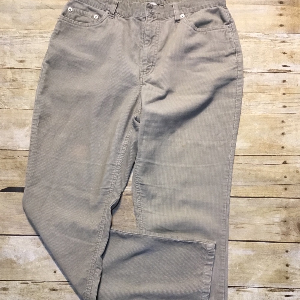Tommy Hilfiger corduroy Jeans tan preppy sz 8